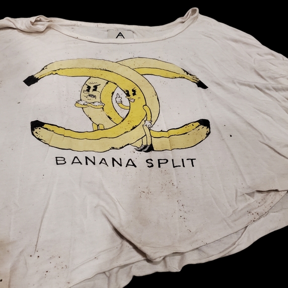 UNIF *Banana Split Batwing Distressed Asymmetrical Tee - Picture 5 of 8